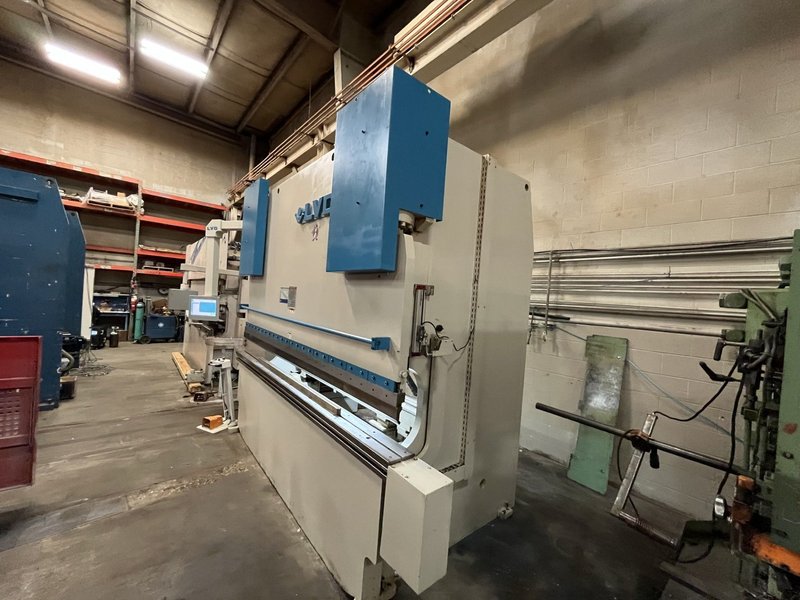 Refurbished 1998 LVD 10' Press Brake. 
Bed Size: 10′
Capacity: 190 Tons
Cyb-19 control