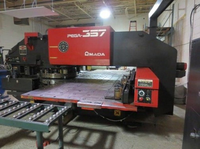 33 TON AMADA PEGA 357 TURRET PUNCH W/FANUC O4PC CNC CONTROL
MFG: 1996 - MISC TURRET FULL OF USED GUIDE ASSEMBLIES AND TOOLS