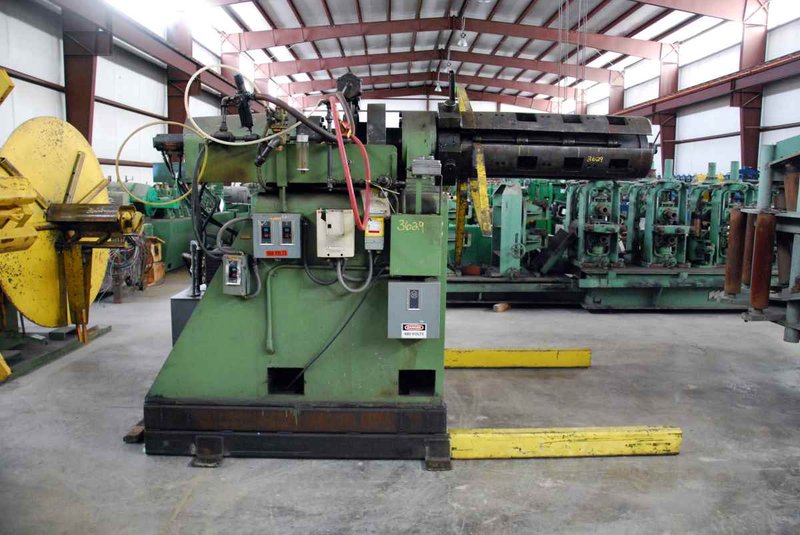 15,000 Lb. (est.) x 42" MCKAY Driven Hydraulic Single Uncoiler
